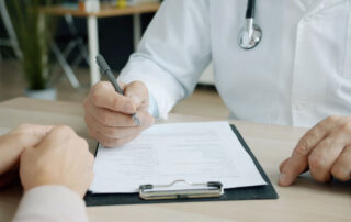 Primera consulta dermatológica, cómo prepararse y qué preguntar - Dermatoclinic